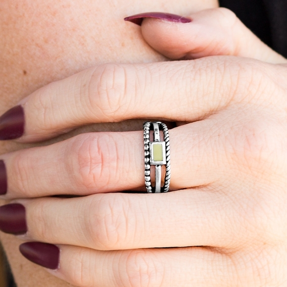 paparazzi Jewelry - Paparazzi Street Edge Green Ring